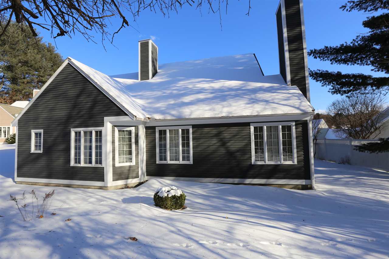 405 Straw Hill Road Manchester, NH 03104 - Photo 7 of 35