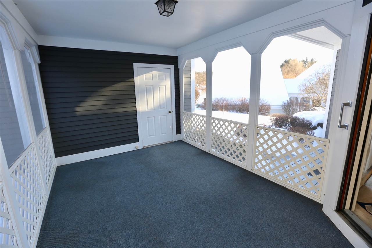 405 Straw Hill Road Manchester, NH 03104 - Photo 10 of 35