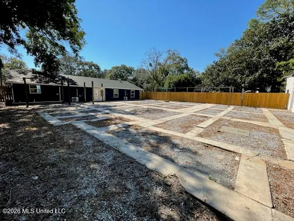 $1,500 | 1307 Communy Avenue, Pascagoula, MS 39567