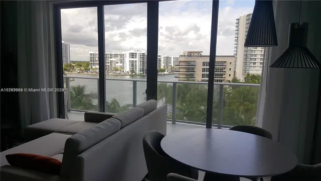 $2,500 | 4010 South Ocean Drive, Unit R301, Hollywood, FL 33019