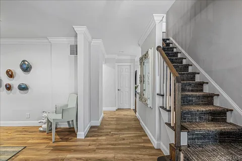 $1,348,000 | 19 Evon Drive, Syosset, NY 11791