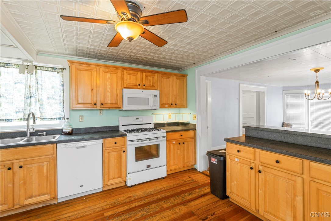 606 South Terry Road Geddes, NY 13219 - Photo 8 of 33