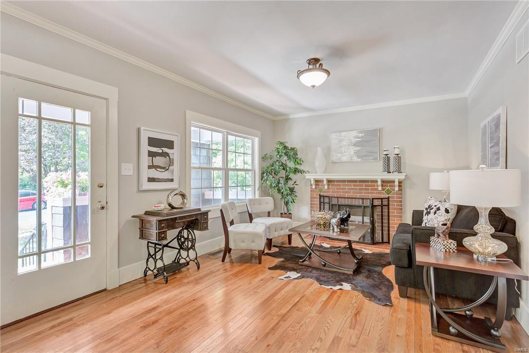597 Ridge Avenue St. Louis, MO 63119 - Photo 4 of 19 Gallery Image 4