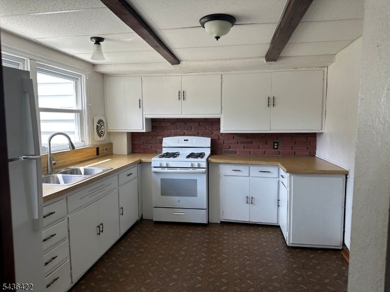 1 Emerson Lane, Unit WEST Warren, NJ 07059 - Photo 1 of 9