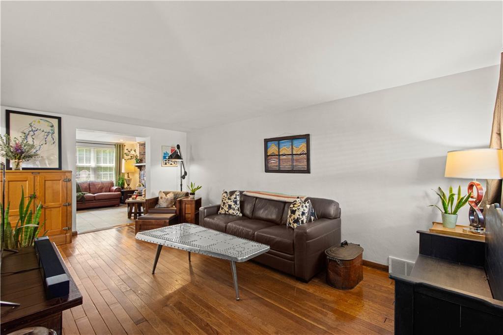 512 Highview Road Pittsburgh, PA 15234 - Photo 8 of 48