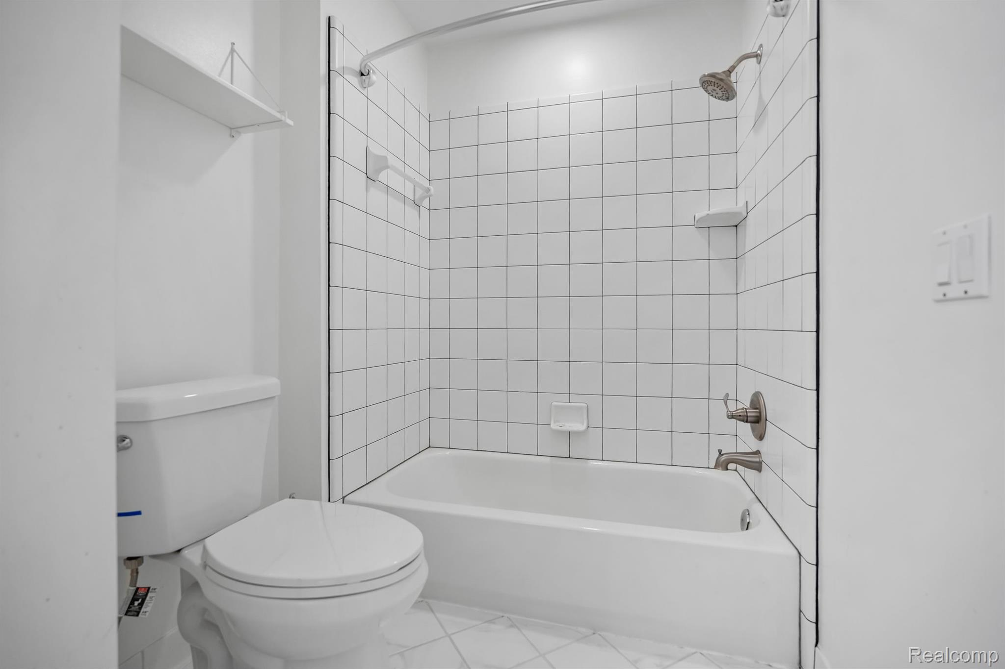 11193 Chicago Road Warren, MI 48093 - Photo 24 of 39 full bathroom upstairs