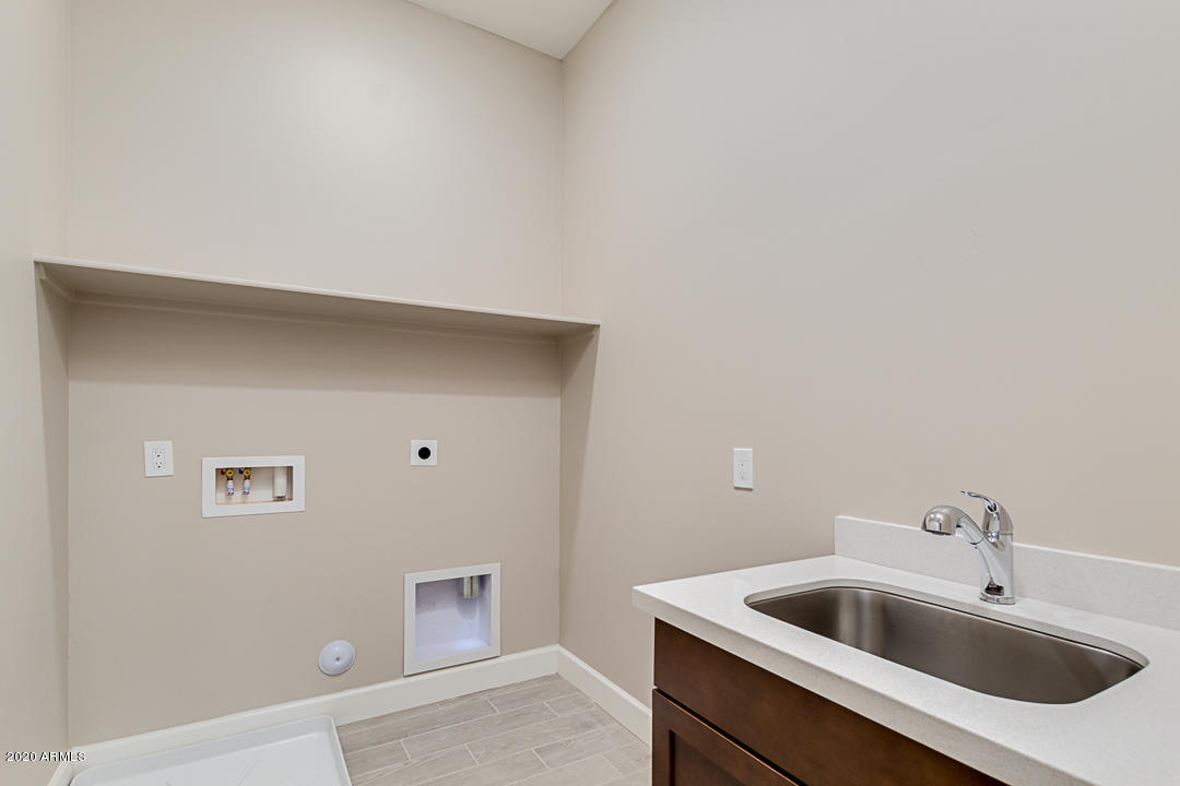 8976 North 8th Drive Phoenix, AZ 85021 - Photo 24 of 25 Laundry Room