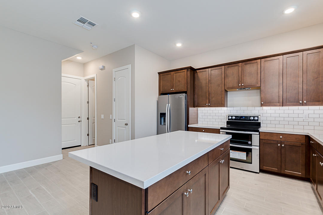 8976 North 8th Drive Phoenix, AZ 85021 - Photo 6 of 25 8980 N 8TH DR