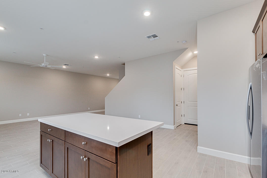 8976 North 8th Drive Phoenix, AZ 85021 - Photo 7 of 25 8980 N 8TH DR