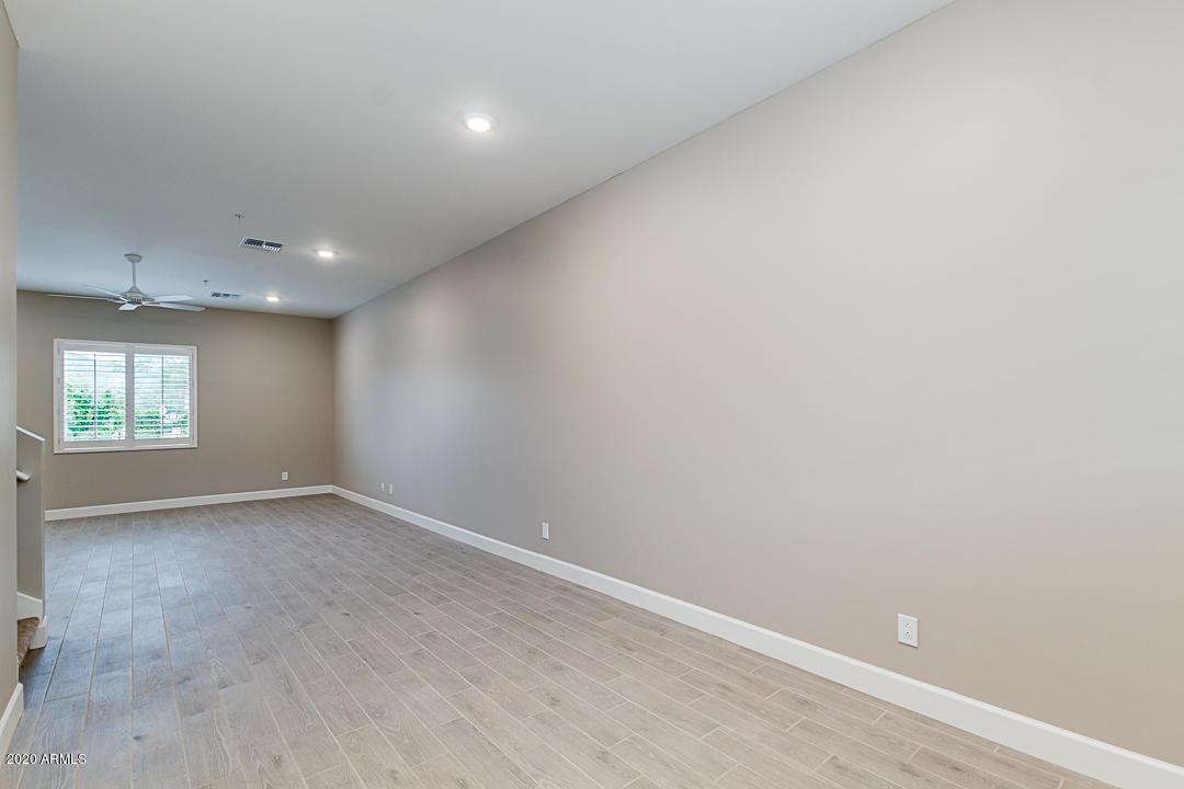 8976 North 8th Drive Phoenix, AZ 85021 - Photo 9 of 25 8980 N 8TH DR