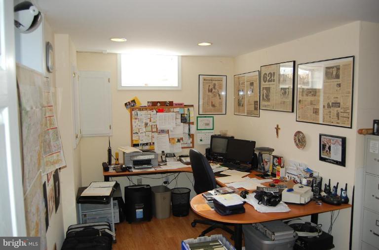 2207 Pot Spring Road Lutherville-Timonium, MD 21093 - Photo 6 of 29 Den