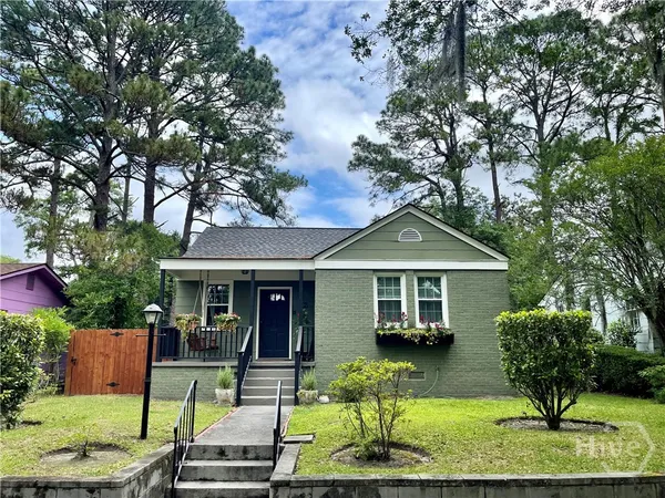 $2,500 | 12 West 51st Street, Savannah, GA 31405