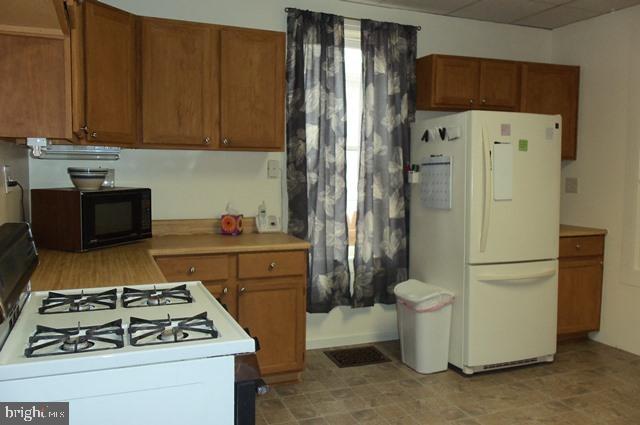 21 East Center Street Lititz, PA 17543 - Photo 6 of 21