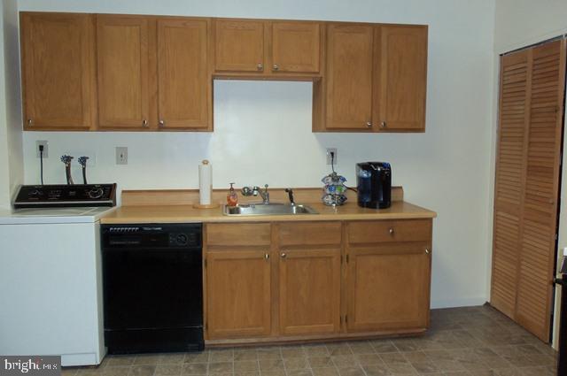 21 East Center Street Lititz, PA 17543 - Photo 7 of 21
