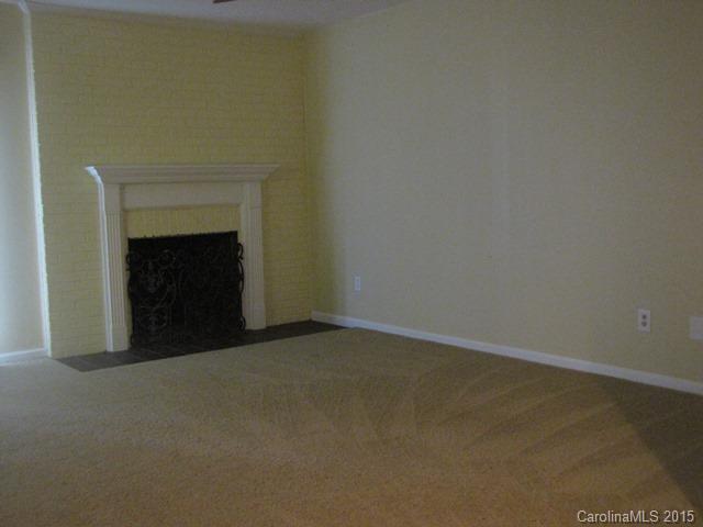 9415 Vicksburg Road Charlotte, NC 28210 - Photo 4 of 16