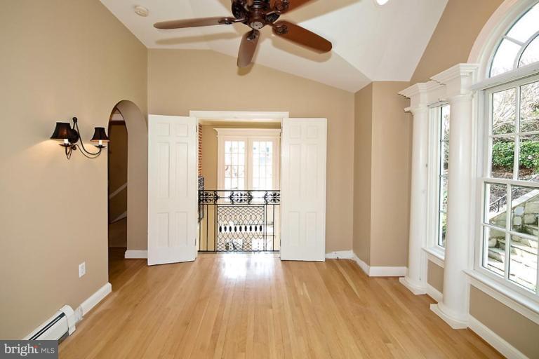6108 Fort Hunt Road Alexandria, VA 22307 - Photo 14 of 28 Bedroom #3