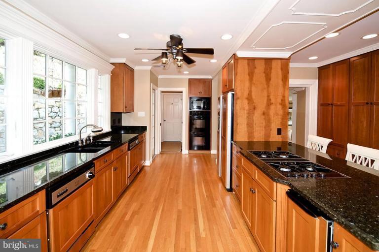 6108 Fort Hunt Road Alexandria, VA 22307 - Photo 22 of 28 Kitchen #2