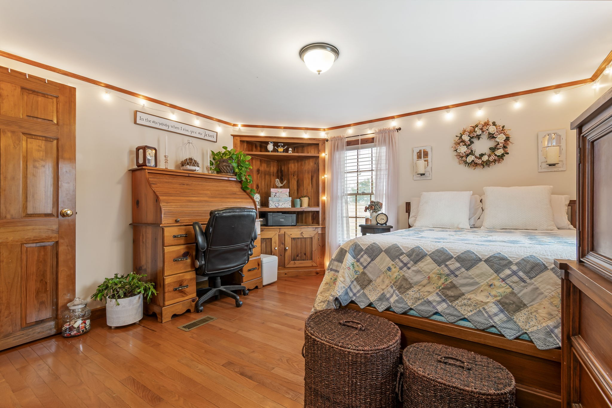 253 Henslee Road Shelbyville, TN 37160 - Photo 16 of 47 a bedroom with furniture and a bed