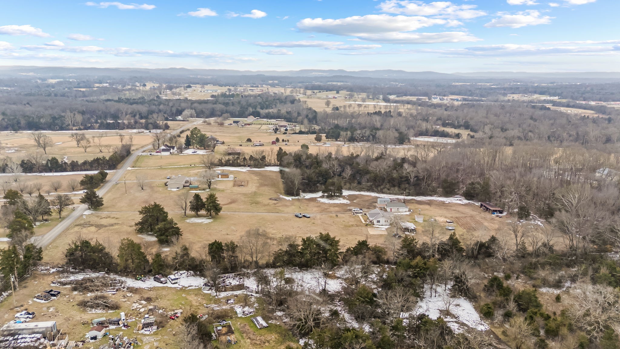 253 Henslee Road Shelbyville, TN 37160 - Photo 39 of 47 a view of city view and mountain