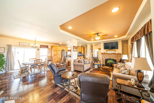 $1,750,000 | 61076 Highway 66, Seligman, AZ 86337