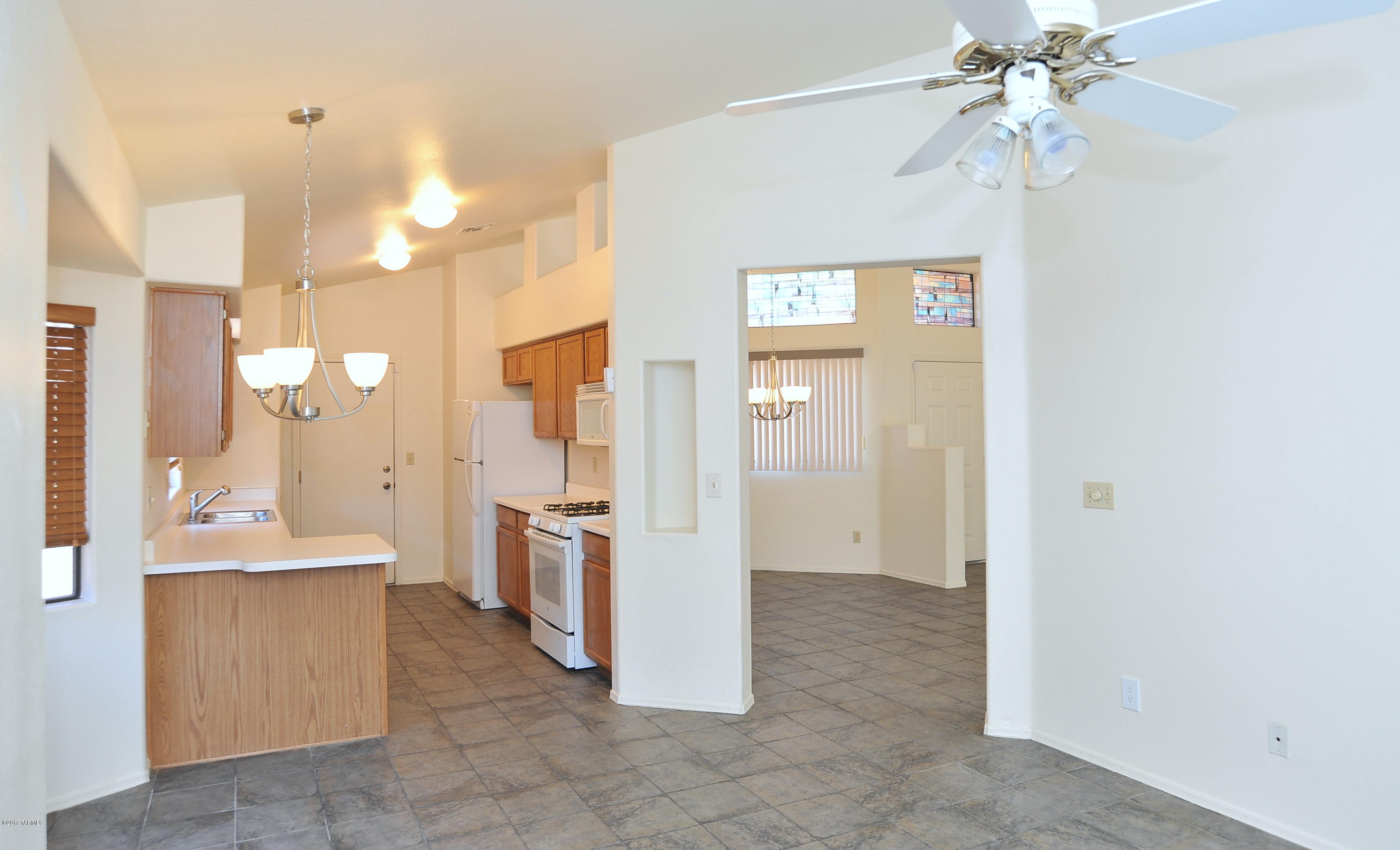 8206 East Mesquite Ridge Circle Tucson, AZ 85710 - Photo 12 of 42