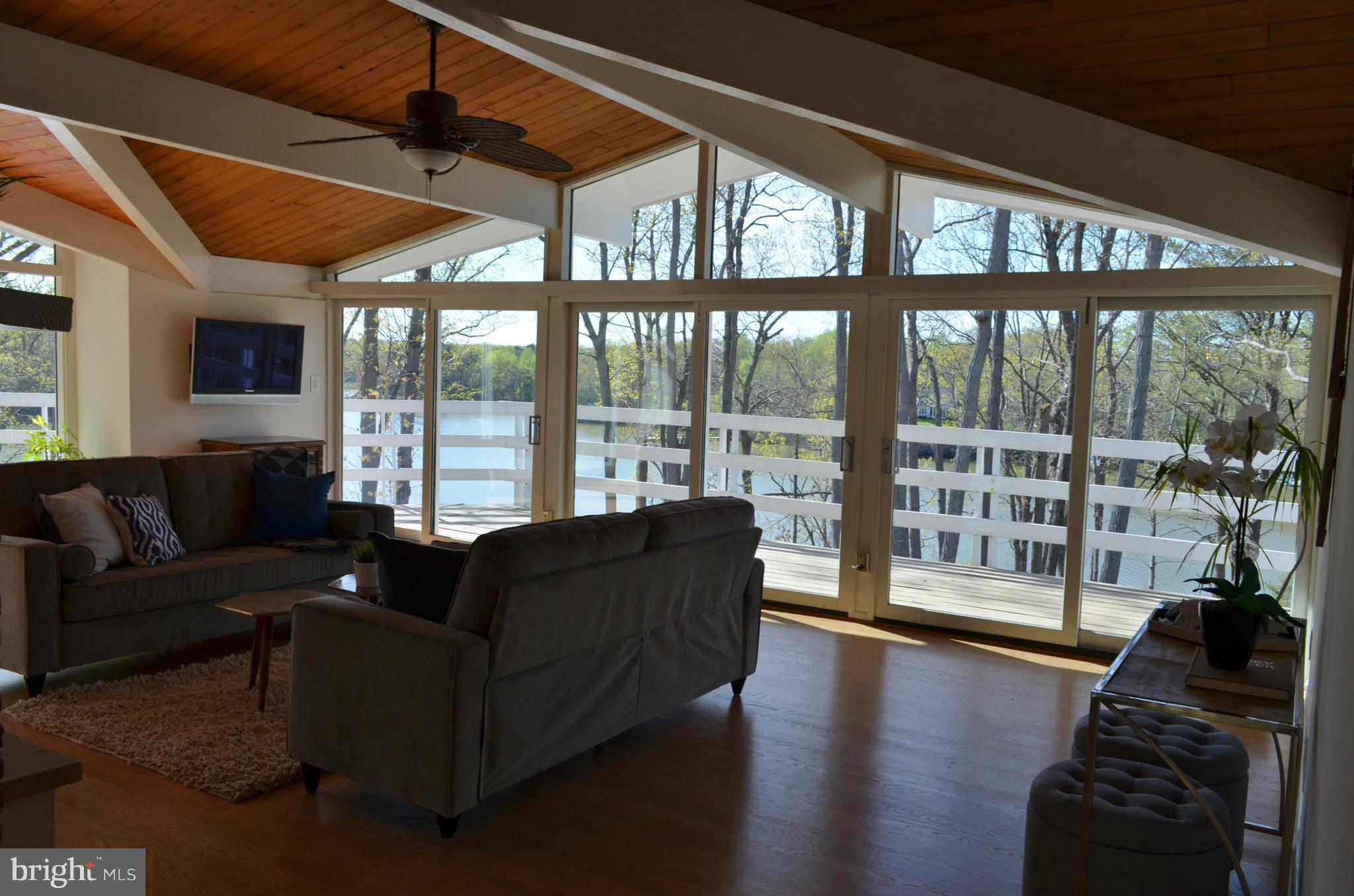 3155 Rolling Road Edgewater, MD 21037 - Photo 7 of 30 Family Room