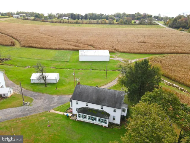 a swimming pool with some water view