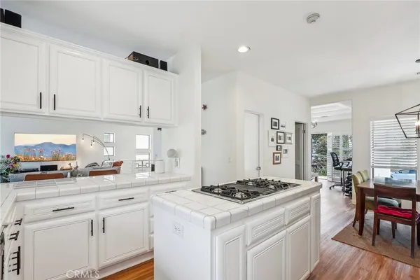 $7,500 | 221 South Francisca Avenue, Unit A, Redondo Beach, CA 90277