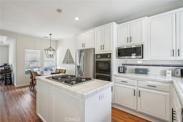 $7,500 | 221 South Francisca Avenue, Unit A, Redondo Beach, CA 90277