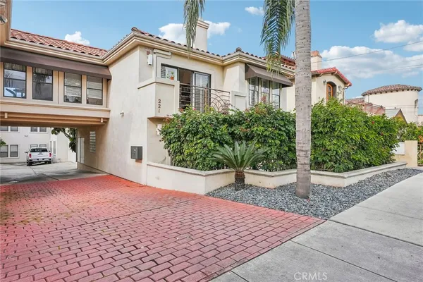 $7,500 | 221 South Francisca Avenue, Unit A, Redondo Beach, CA 90277