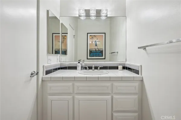 $7,500 | 221 South Francisca Avenue, Unit A, Redondo Beach, CA 90277