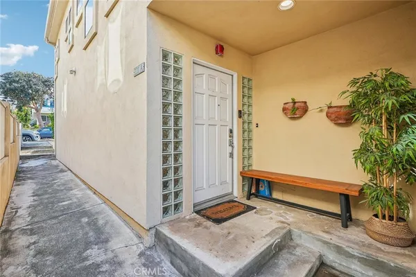 $7,500 | 221 South Francisca Avenue, Unit A, Redondo Beach, CA 90277