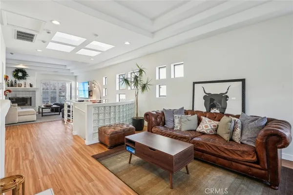 $7,500 | 221 South Francisca Avenue, Unit A, Redondo Beach, CA 90277