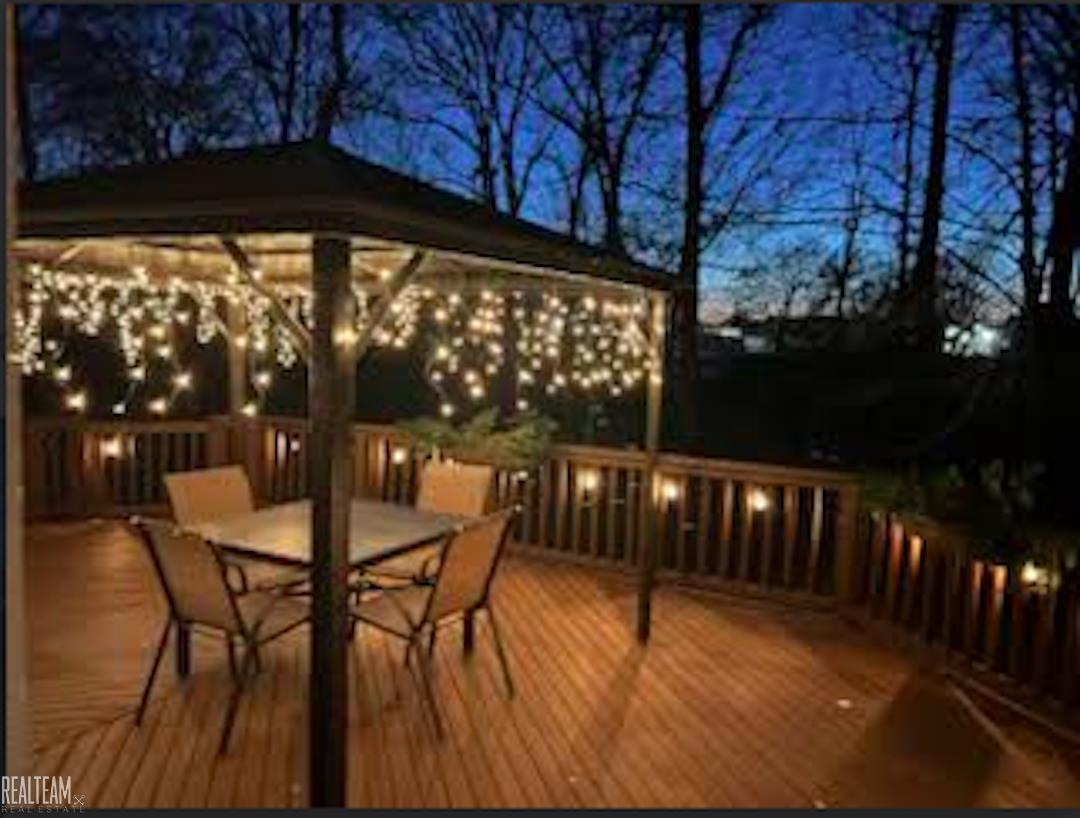 1120 Lakeview Drive Rochester, MI 48306 - Photo 49 of 56 50165077-2f2010bc-8f97-4ead-ba09-1044b65161ab.JPG