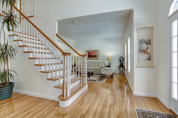 7 Ridgeview Road Franklin, MA 02038 - Photo 5 of 30 Gallery Image 5