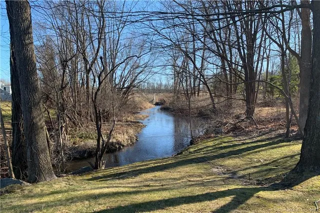 $2,900 | 2 Juneberry Lane, Unit 2, Ridgefield, CT 06877