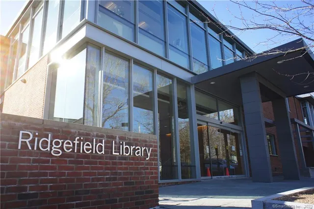 $2,900 | 2 Juneberry Lane, Unit 2, Ridgefield, CT 06877