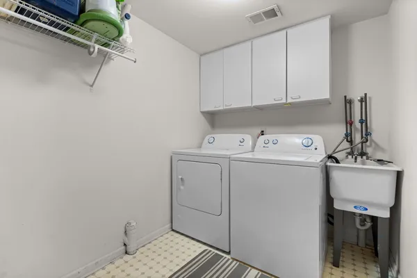 $335,000 | 584 Liberty Pointe Drive, Ann Arbor, MI 48103