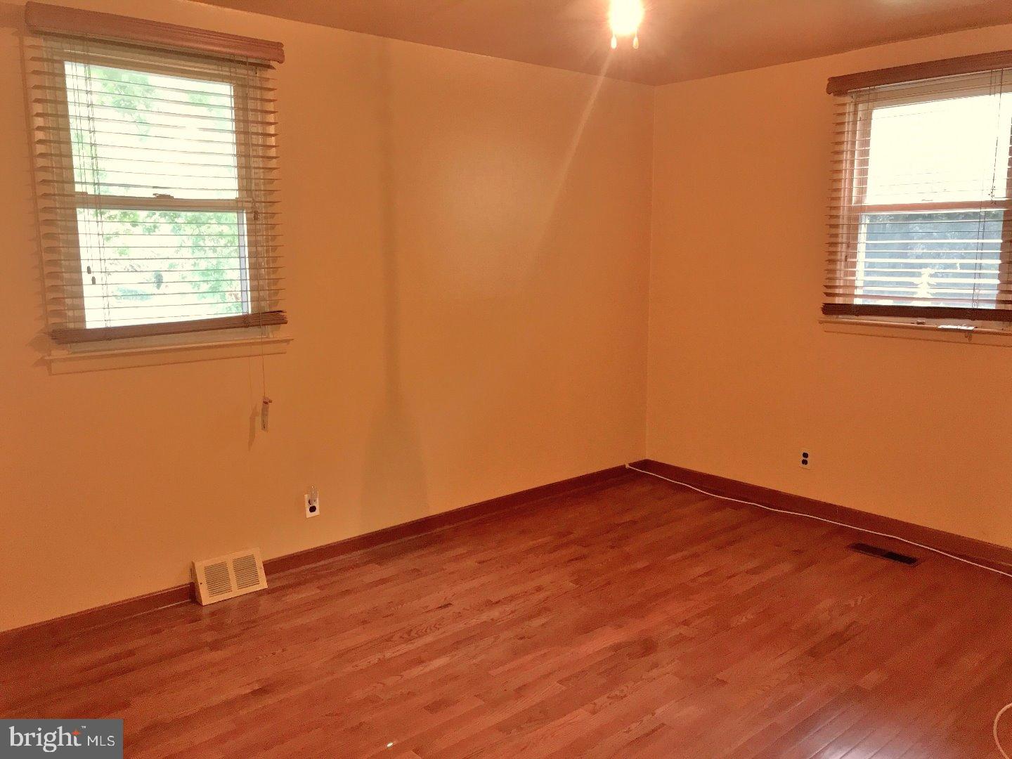 3658 Chesterfield Road Philadelphia, PA 19114 - Photo 11 of 25 Bedroom - Main