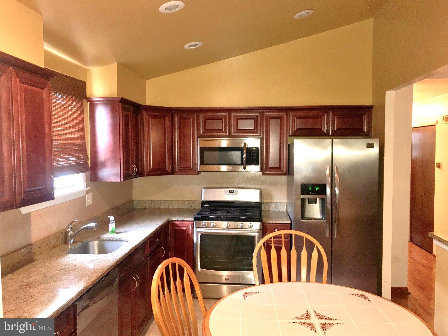 3658 Chesterfield Road Philadelphia, PA 19114 - Photo 6 of 25 Kitchen