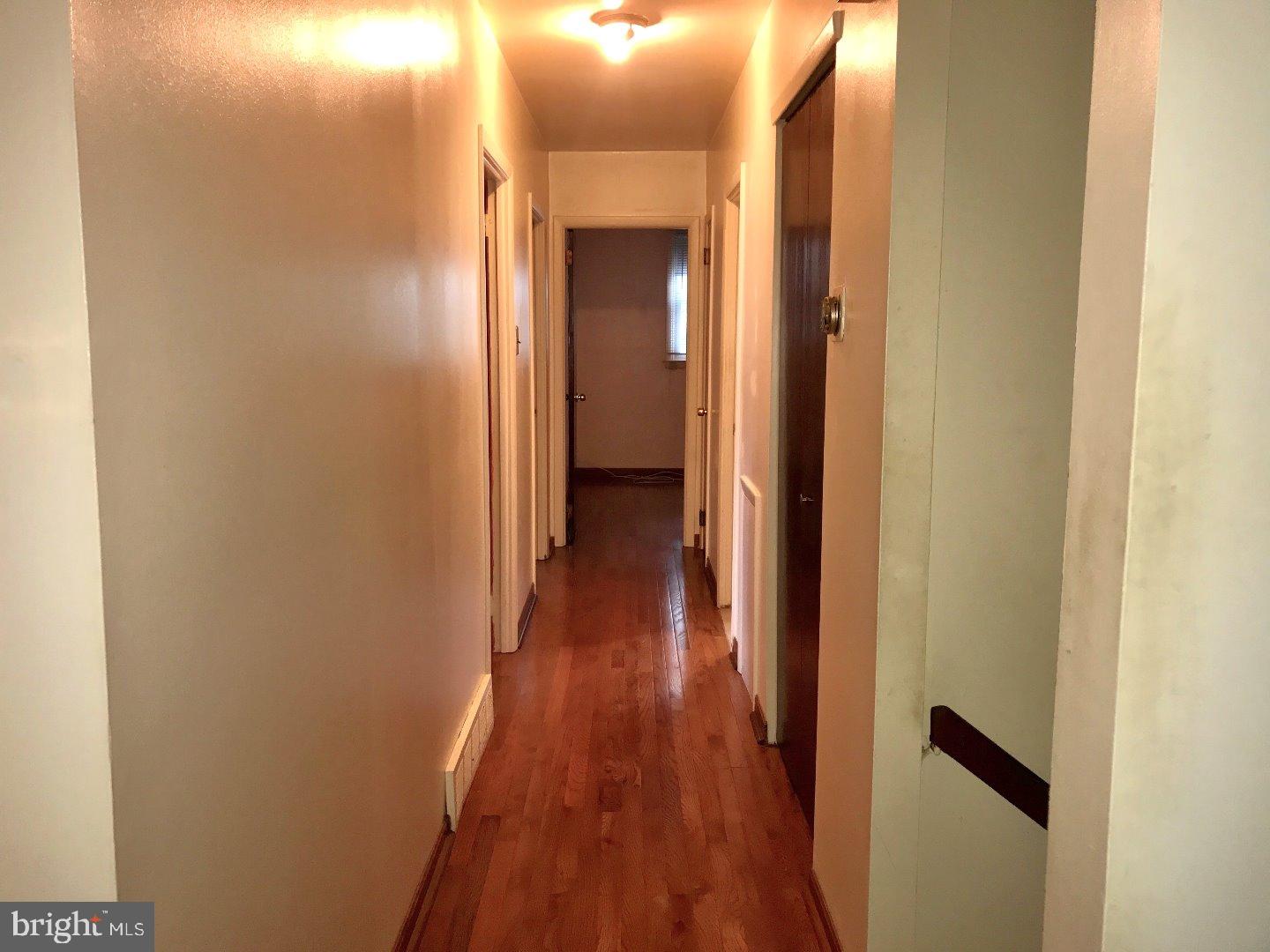3658 Chesterfield Road Philadelphia, PA 19114 - Photo 10 of 25 Hallway