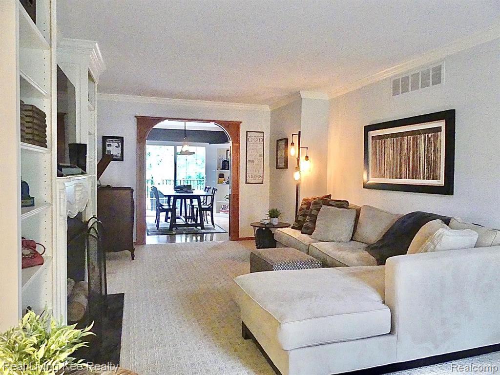 1355 Autumn Lane Rochester Hills, MI 48306 - Photo 2 of 40