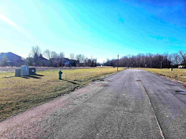 $117,000 | 2201 East Resunga Court, Unit 17, Appleton, WI 54915