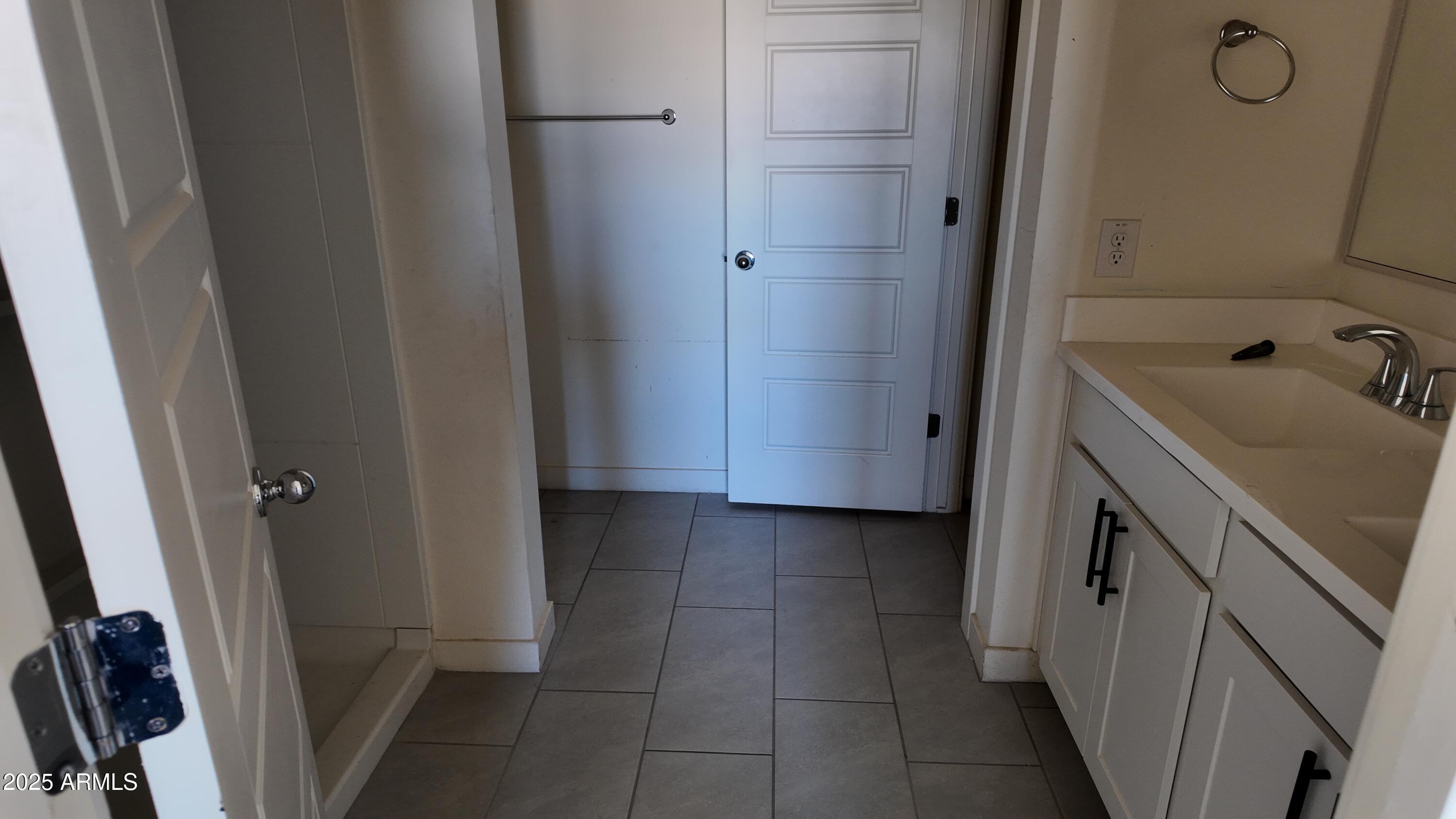 2586 North Abbey Road Casa Grande, AZ 85122 - Photo 25 of 34 Primary Bathroom