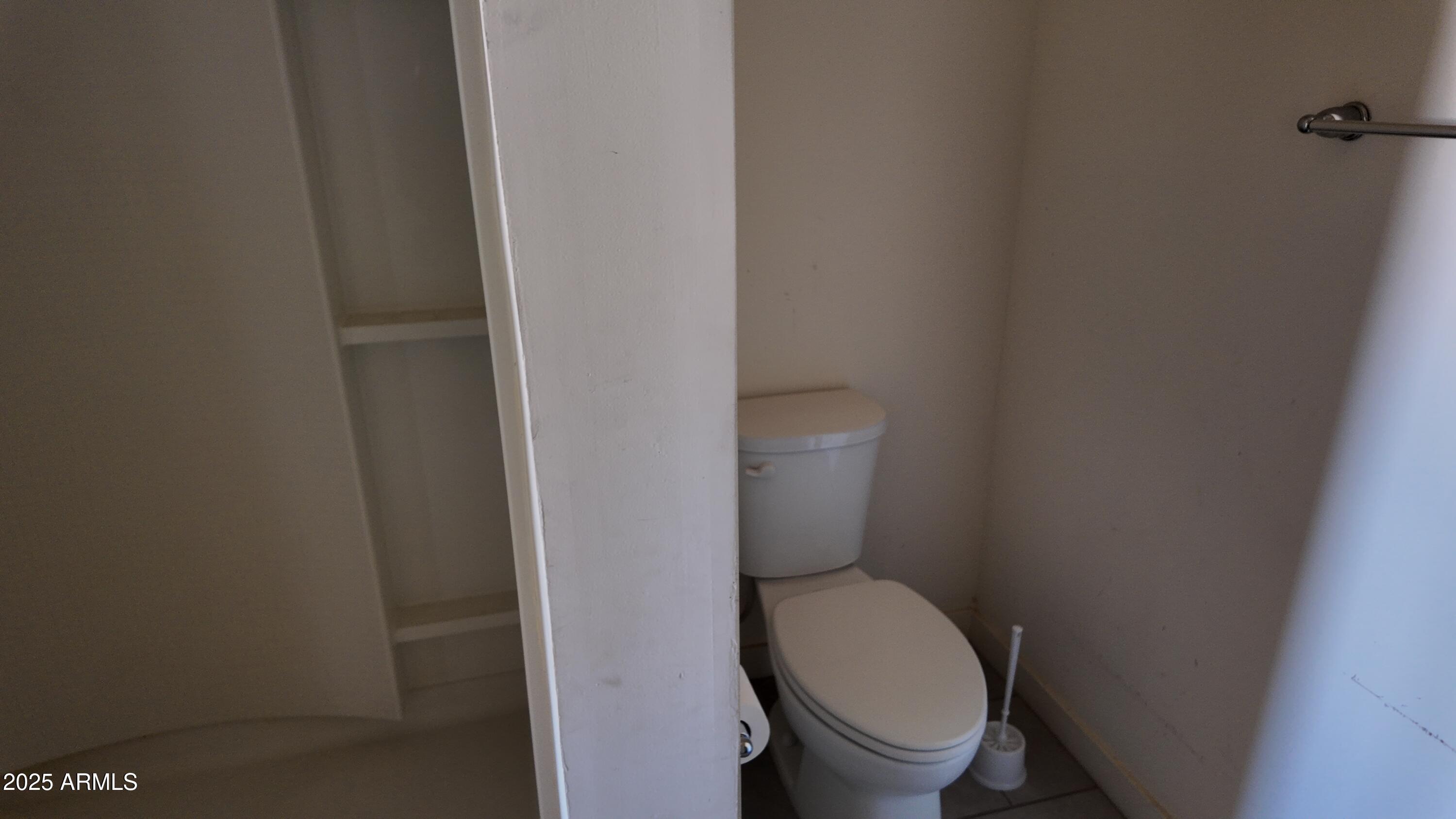 2586 North Abbey Road Casa Grande, AZ 85122 - Photo 27 of 34 Primary Tiolet Closet