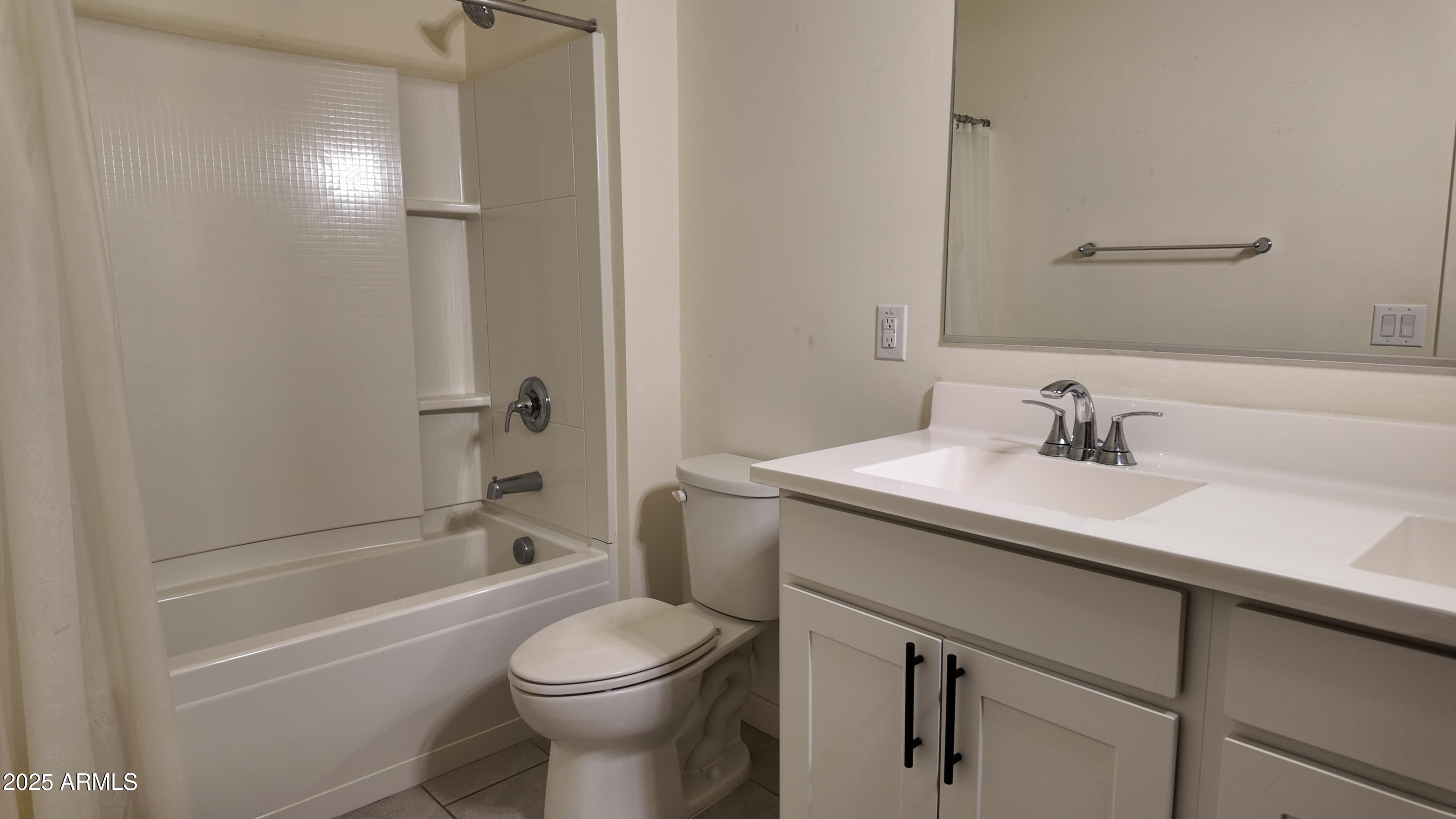 2586 North Abbey Road Casa Grande, AZ 85122 - Photo 29 of 34 Hall Bathroom 2