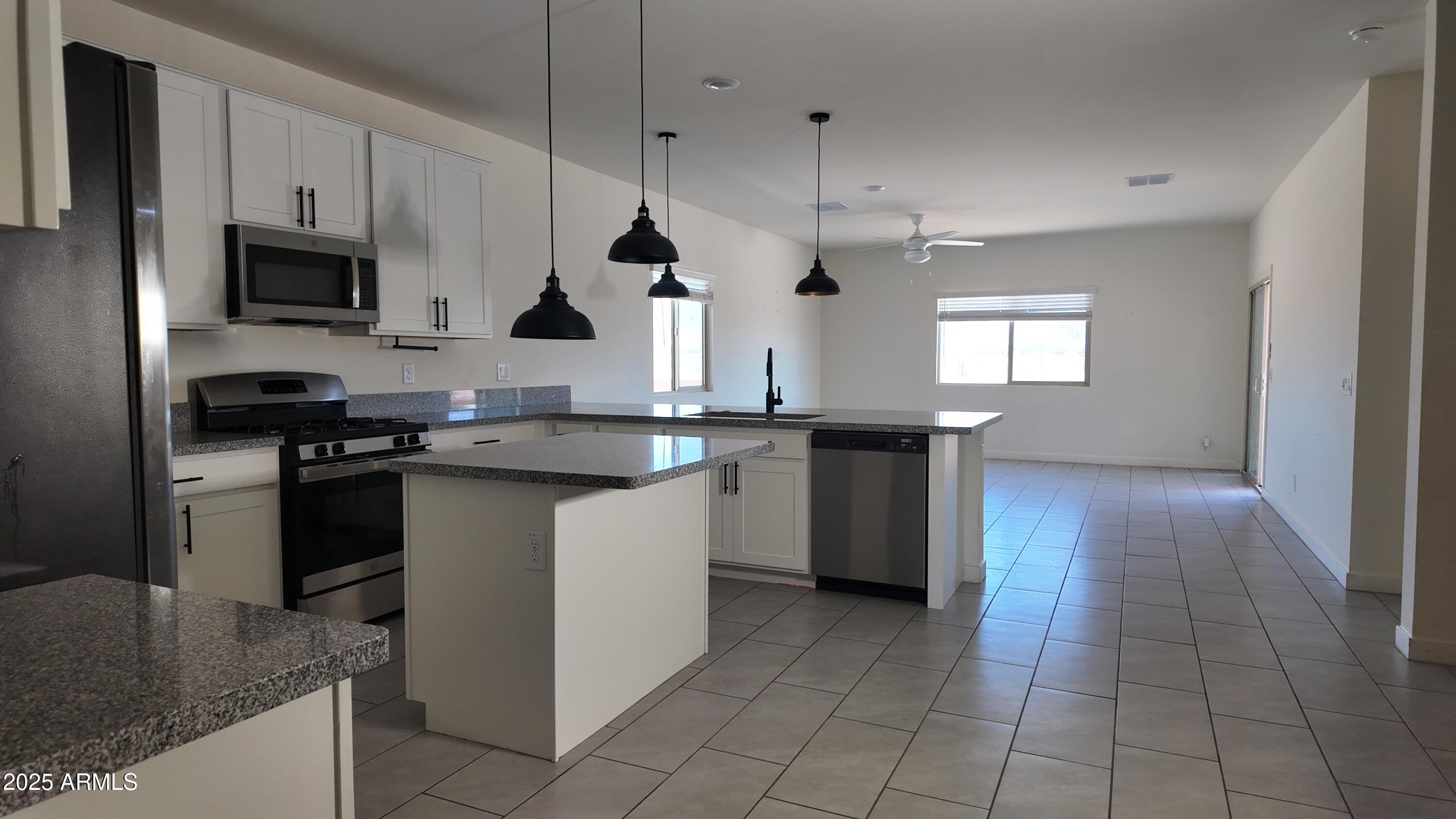 2586 North Abbey Road Casa Grande, AZ 85122 - Photo 7 of 34 Kitchen