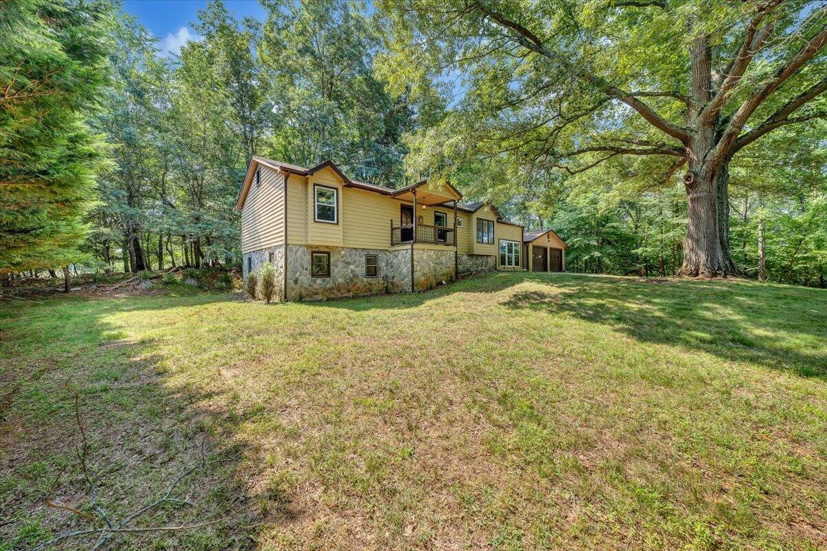 80 Walnut Landing Circle Hardy, VA 24101 - Photo 4 of 34