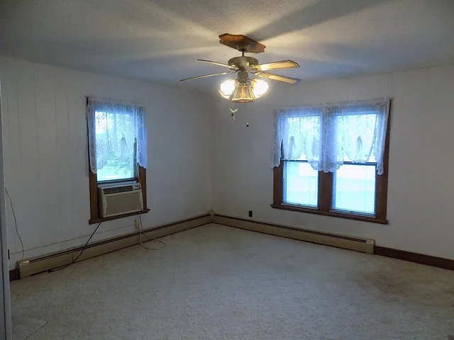 $1 | 21599 170th Street, Sleepy Eye, MN 56085