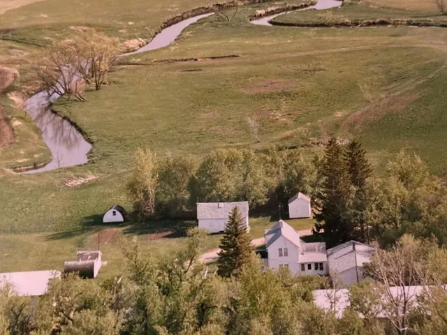 $1 | 21599 170th Street, Sleepy Eye, MN 56085